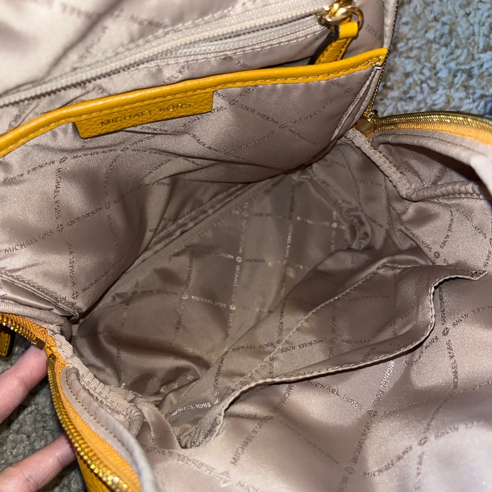 Michael Kors ‘Erin’ Medium Leather Backpack - Picture 9 of 12
